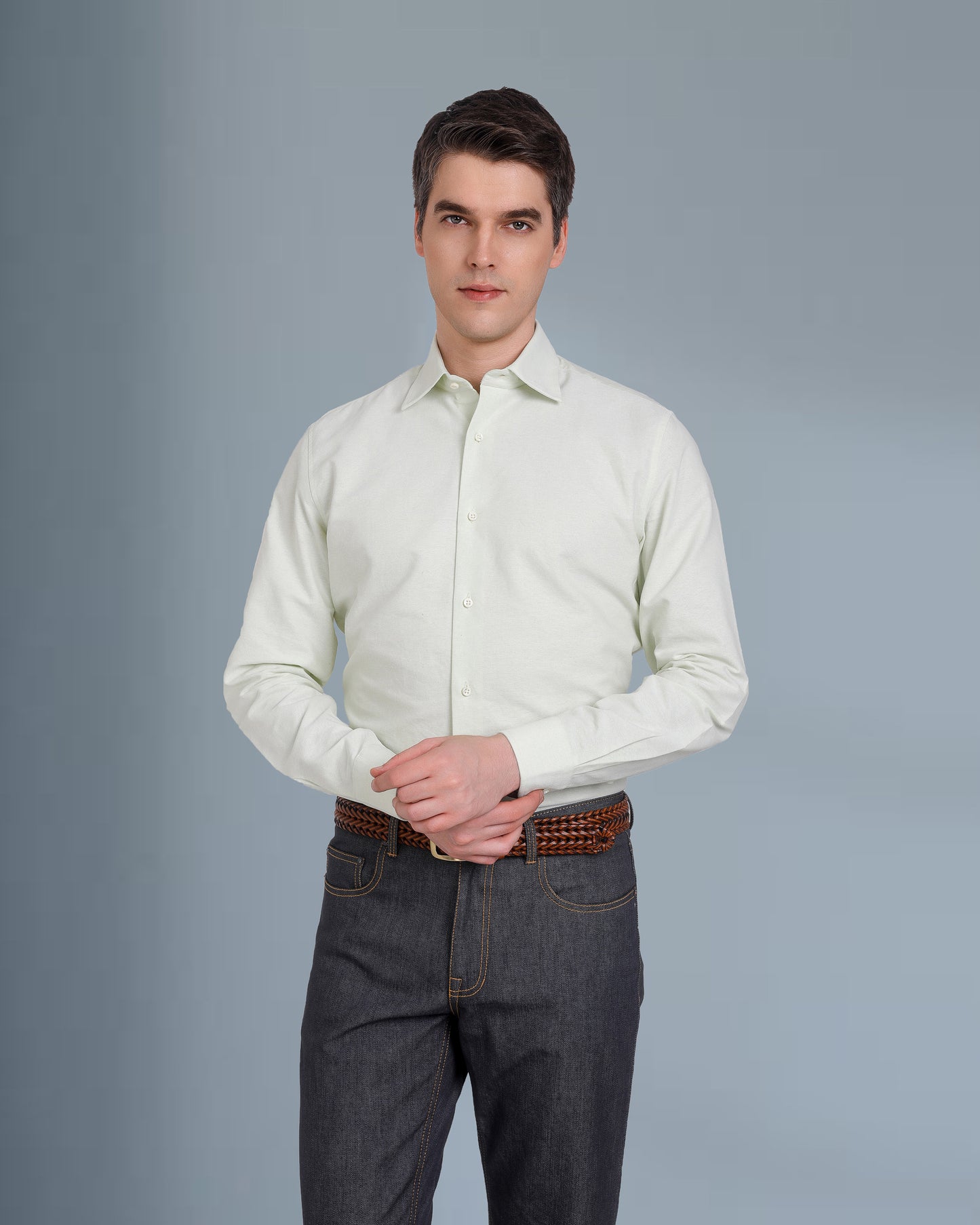 Dunkelgraue, dehnbare Jeans