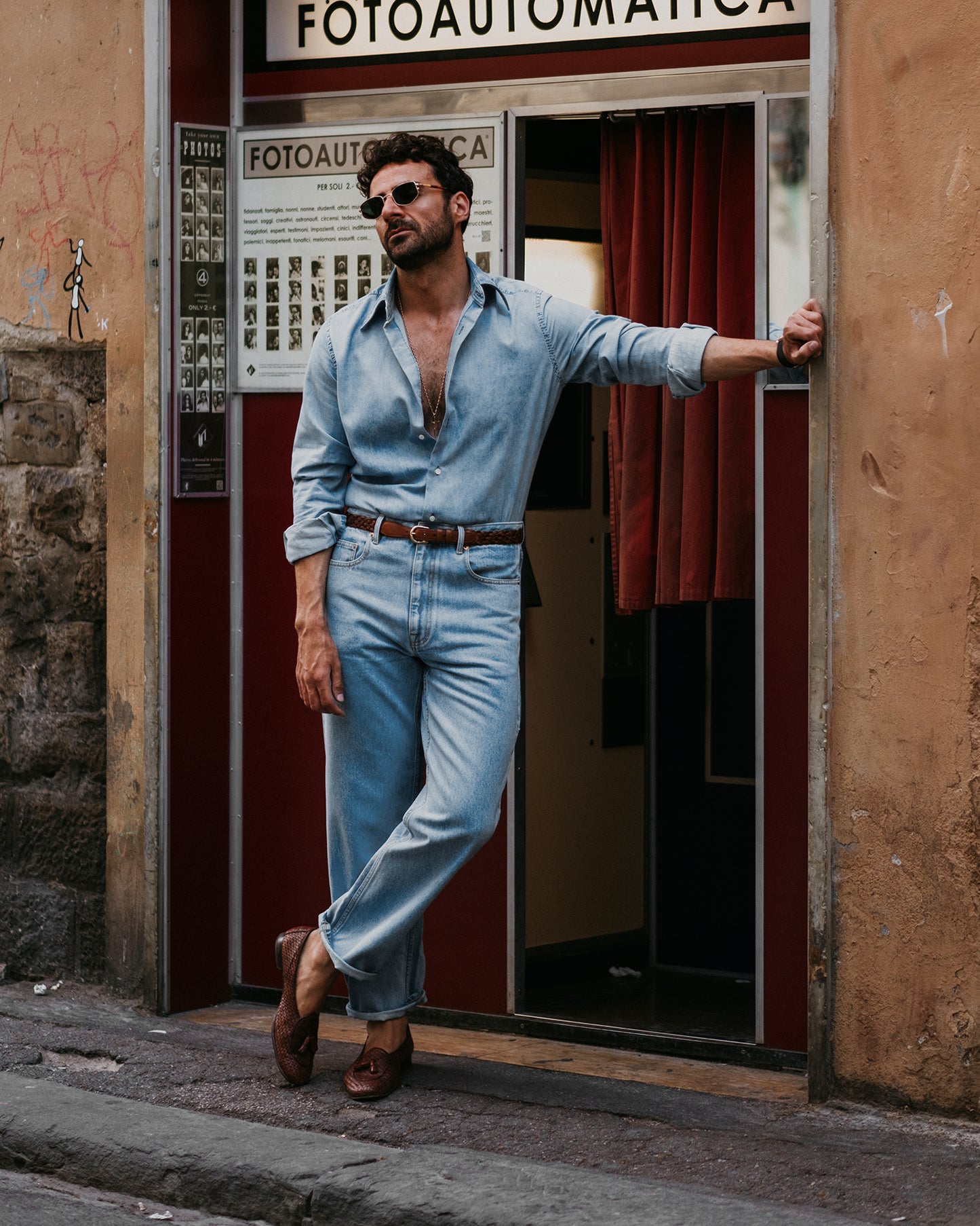 Hellblaues Chambray-Hemd aus Denim mit verwaschenem Muster