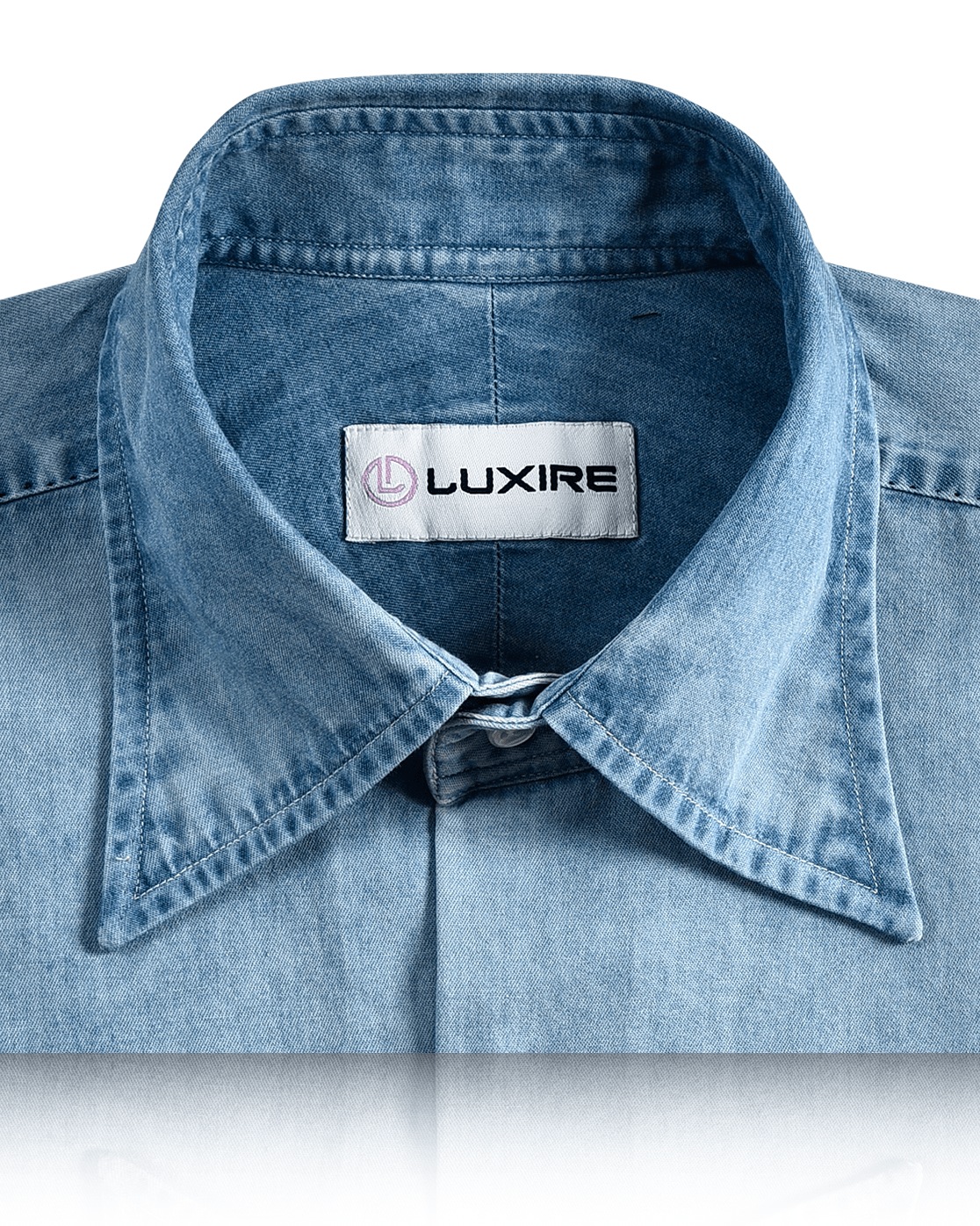 Hellblaues Chambray-Hemd aus Denim mit verwaschenem Muster