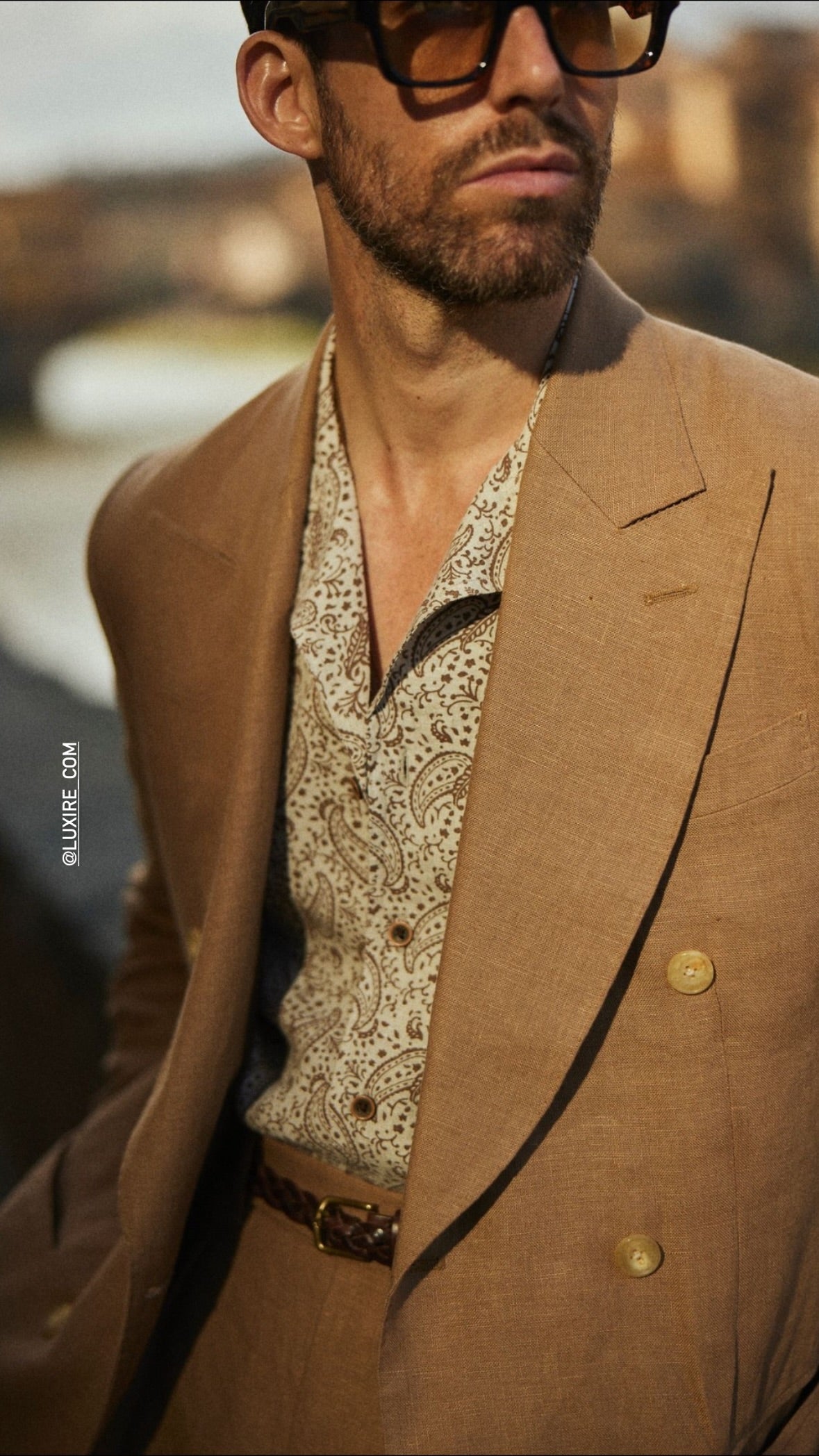 Camp Collar Hemd aus Leinen in Braun mit Paisley-Print