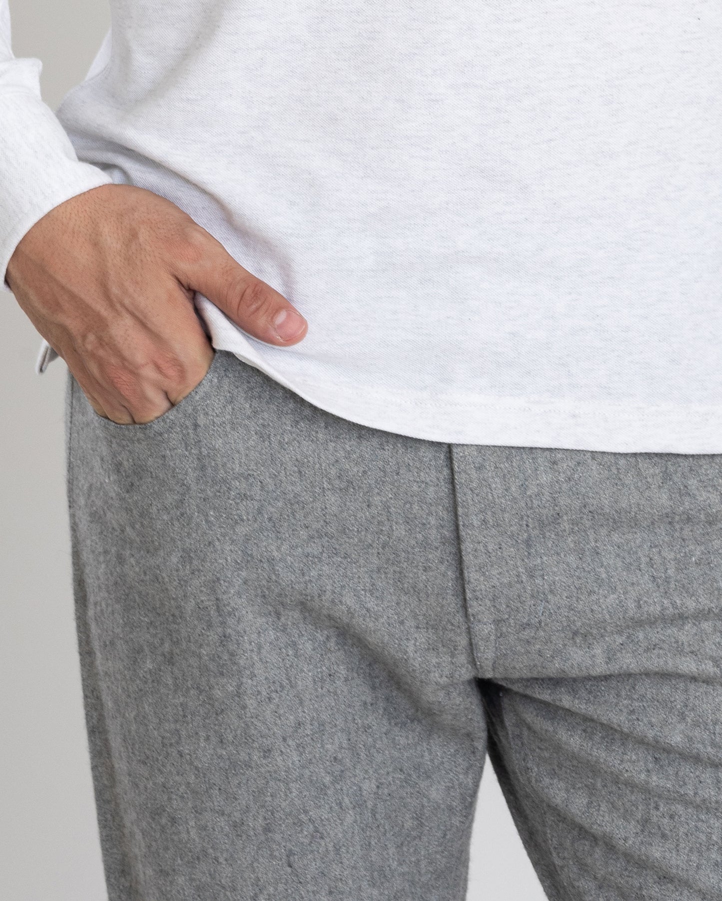 Graue Wolljeans