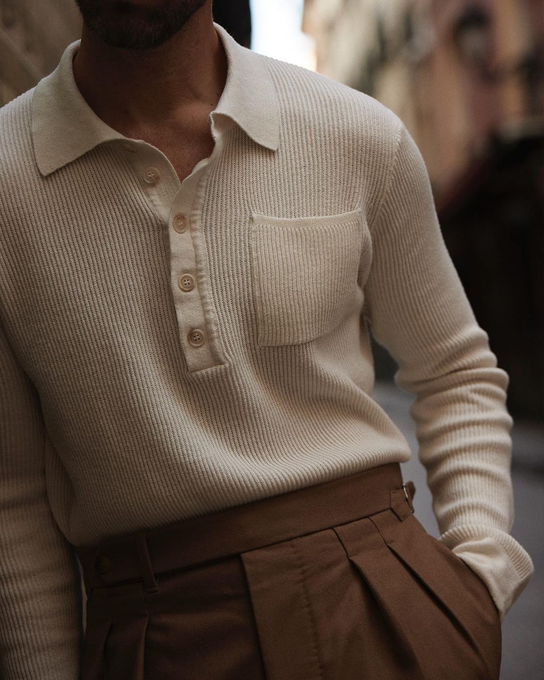 VBC: Sandfarbene Hose aus Wollflanell mit hoher Taille