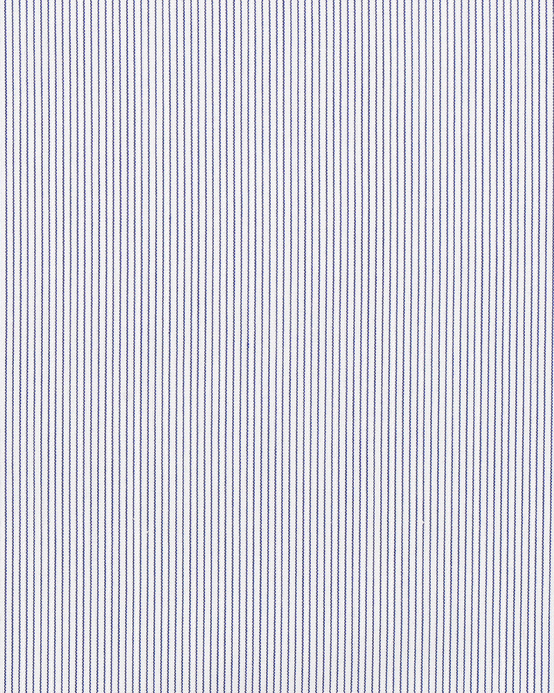 Blauer Haarstreifen auf weißem Hemd