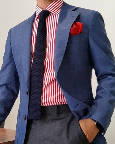 Kastanienbraunes rotes Streifen-Shirt