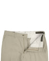Chino en sergé doux gris kaki pierre