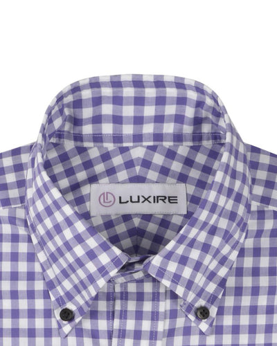 Breite lila Gingham-Karos auf Weiß