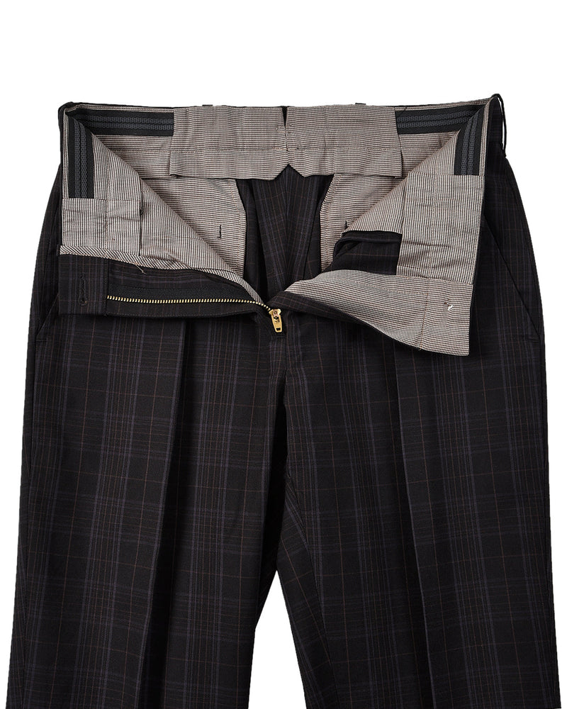 Pantalon à carreaux noirs et gris