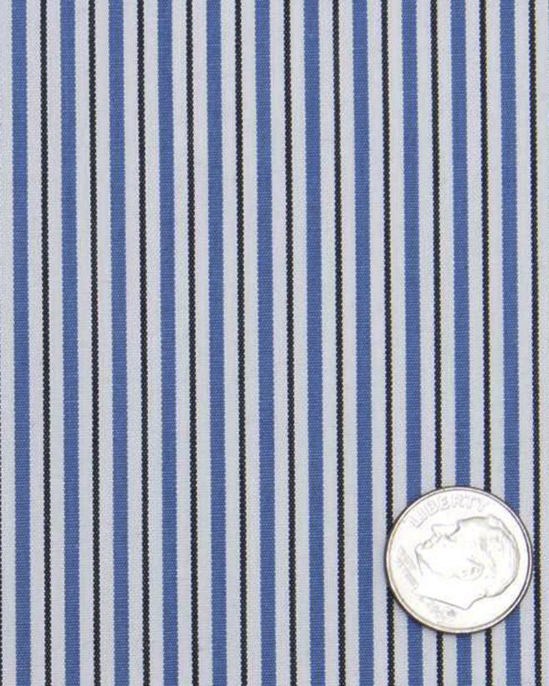 Rayures alternées blanches, bleues et noires au crayon sur fond blanc