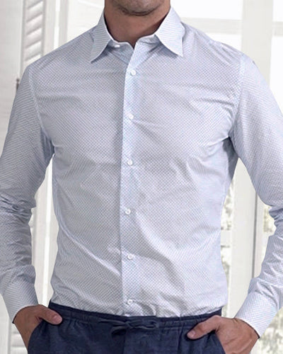 Imprimé classique bleu fleuri sur fond blanc