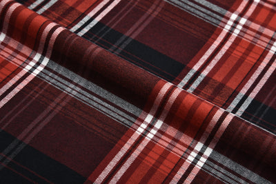 Chemise à carreaux rouges et noirs