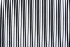 Rayures noires au crayon sur fond blanc