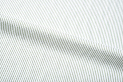 Robe à rayures vert clair en seersucker