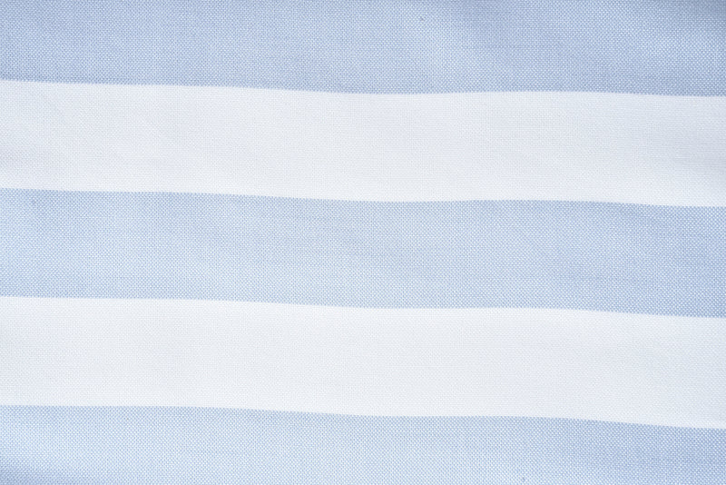 Blaue weiße horizontale Streifen