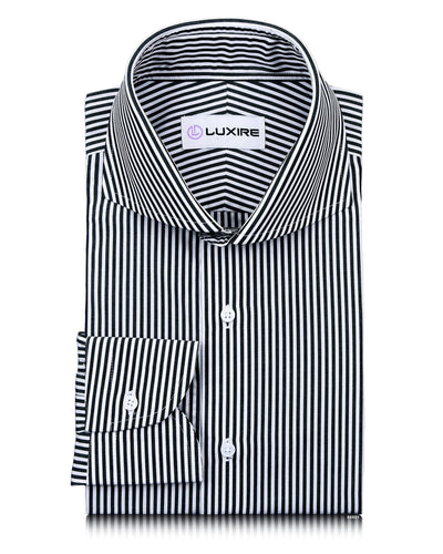 Rayures noires au crayon sur fond blanc