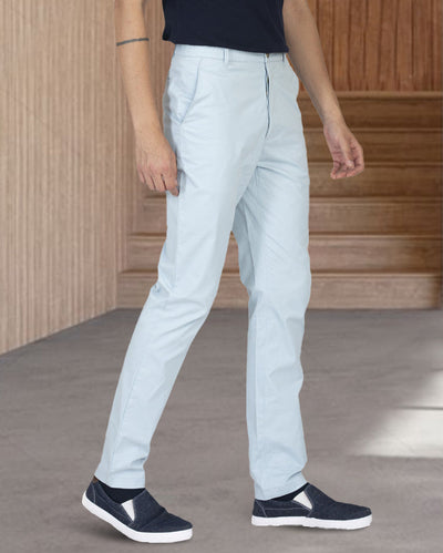 Genua Puderblaue Chino