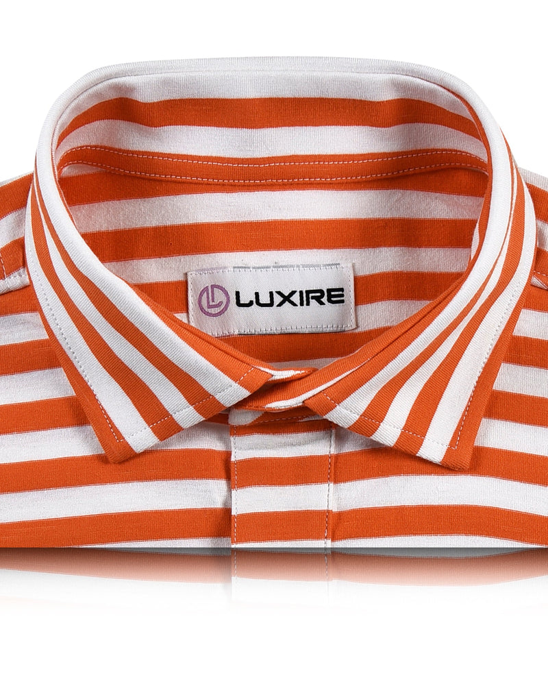 T-Shirt mit orange-weißen Streifen