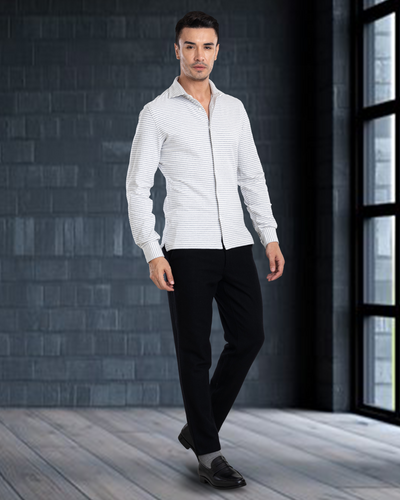 Schwarze Chinohose aus Wolle