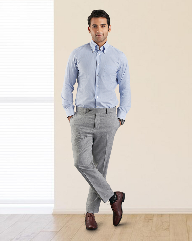 Hellblaues Streifenhemd