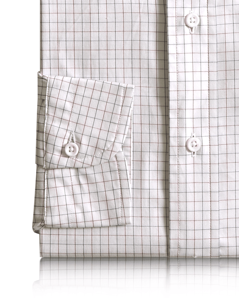 Weiß mit roten schwarzen Karos