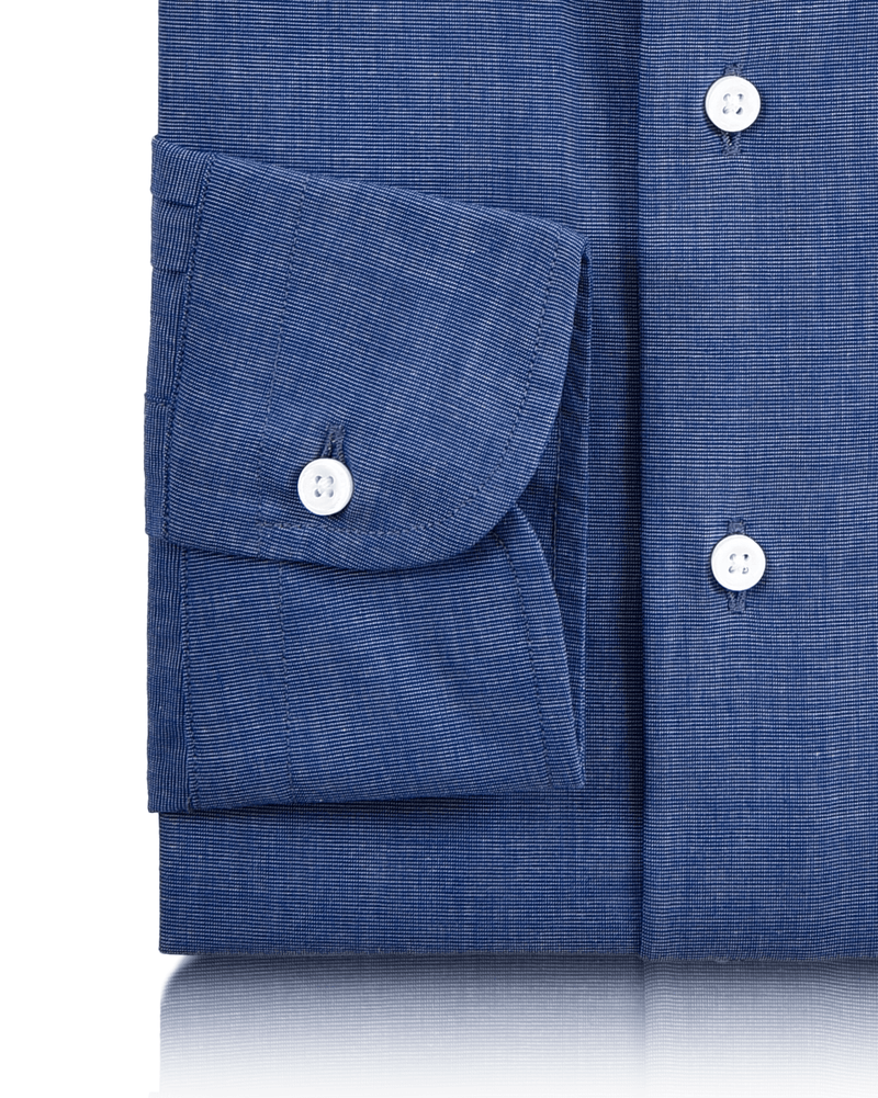 Blaues End-on-End-Hemd