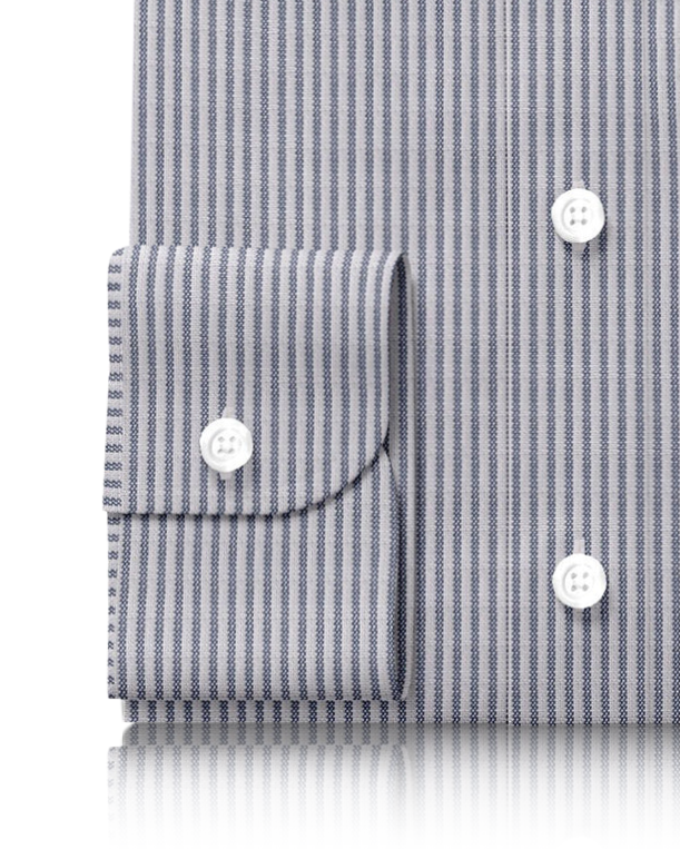 Blau-weiß gestreiftes Leinen