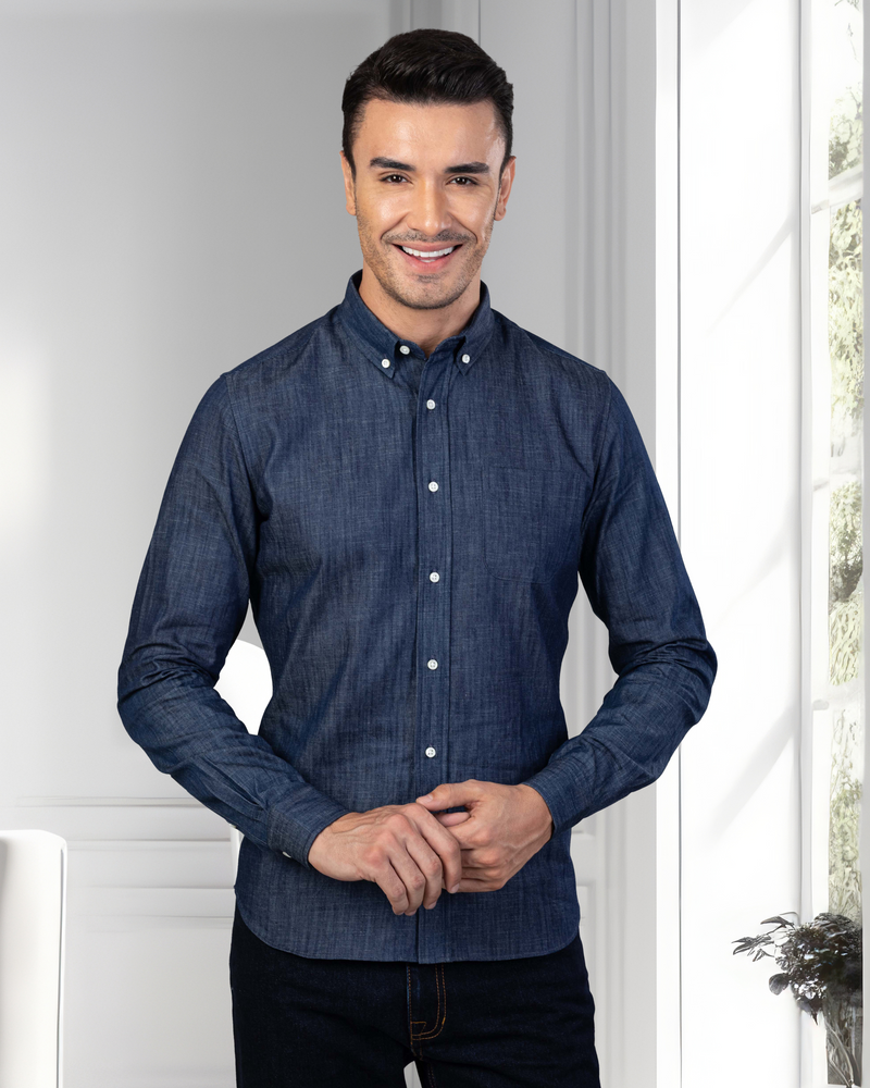 Dunkelblaues Jeanshemd