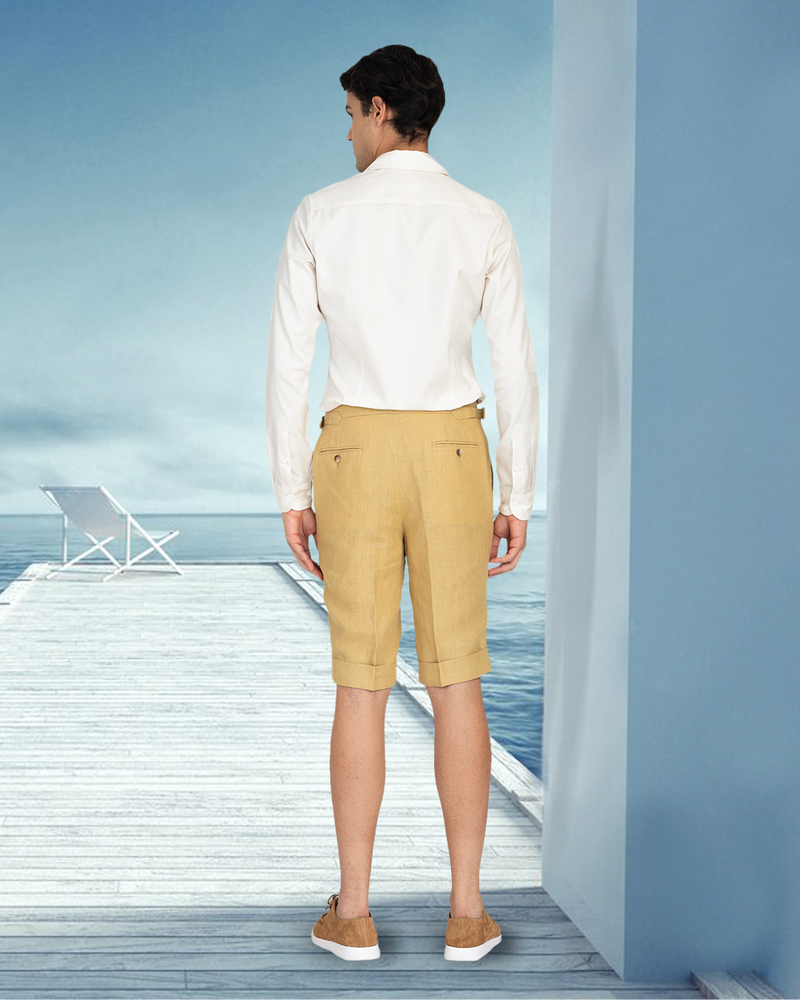 Short en lin jaune doré