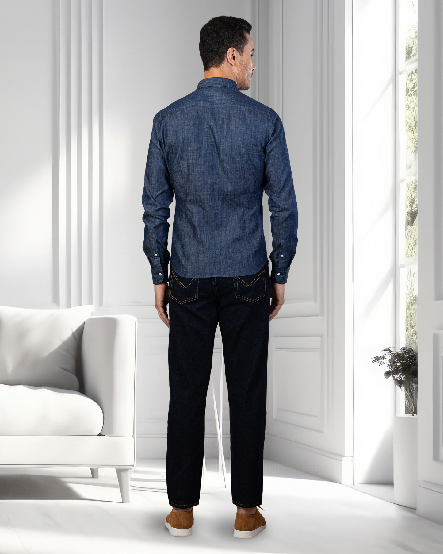 Fade-Waschungsjeans in dunklem Indigo