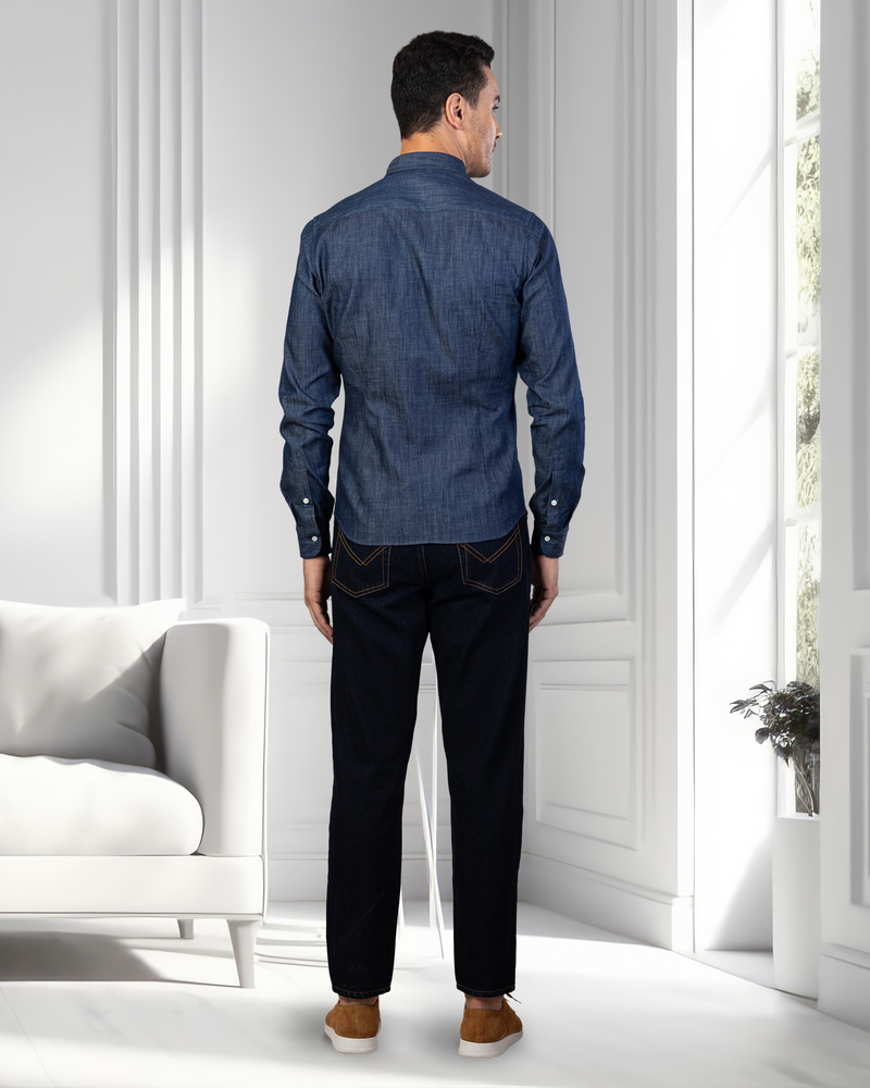 Dunkelblaues Jeanshemd