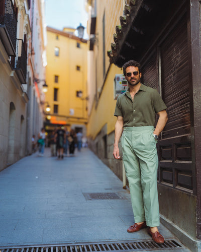 Pantalon plissé en sergé de coton vert pistache