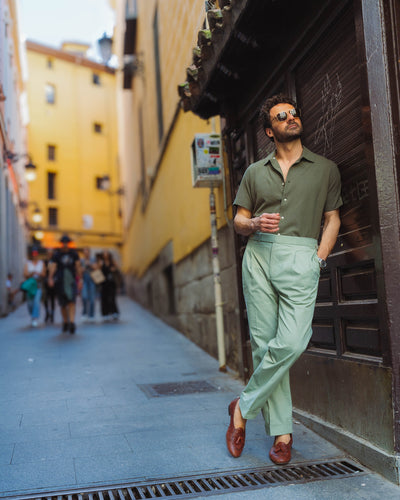 Pantalon plissé en sergé de coton vert pistache