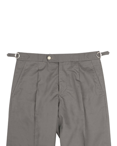 Chino en sergé gris cendré