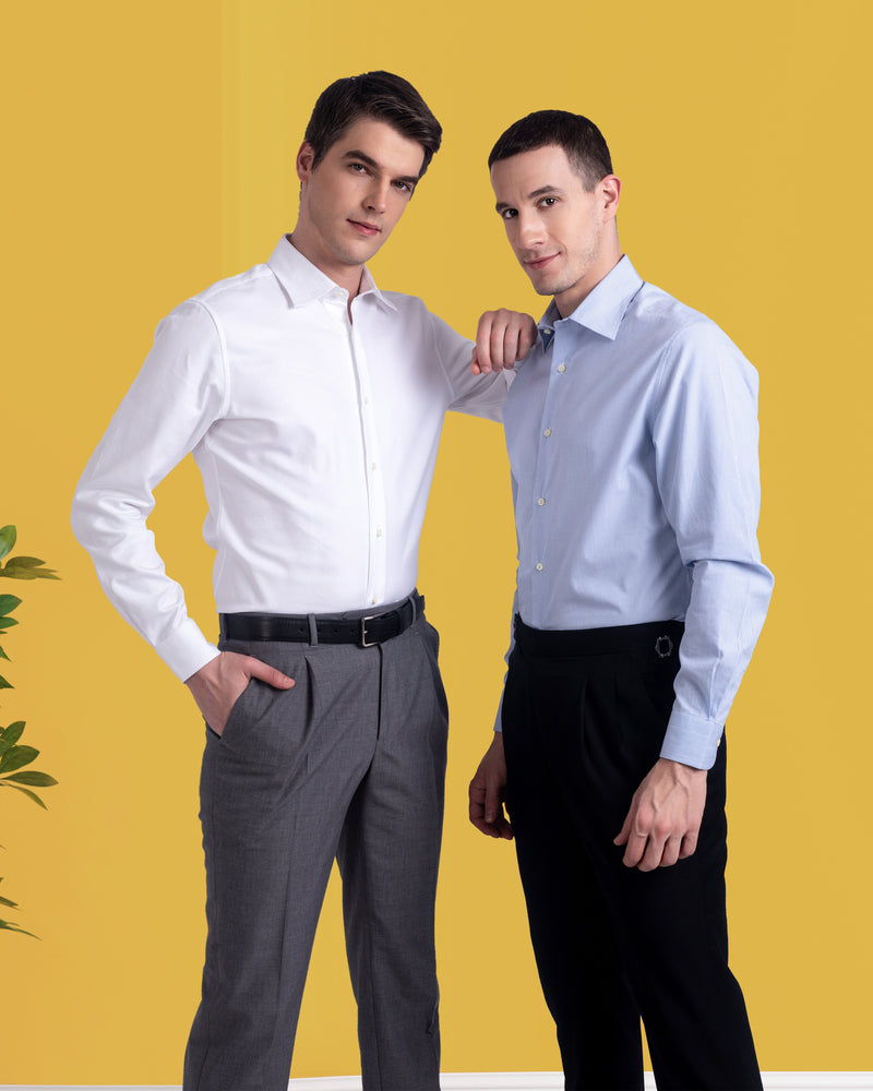 Schwarze waschbare Wollhose mit Falten
