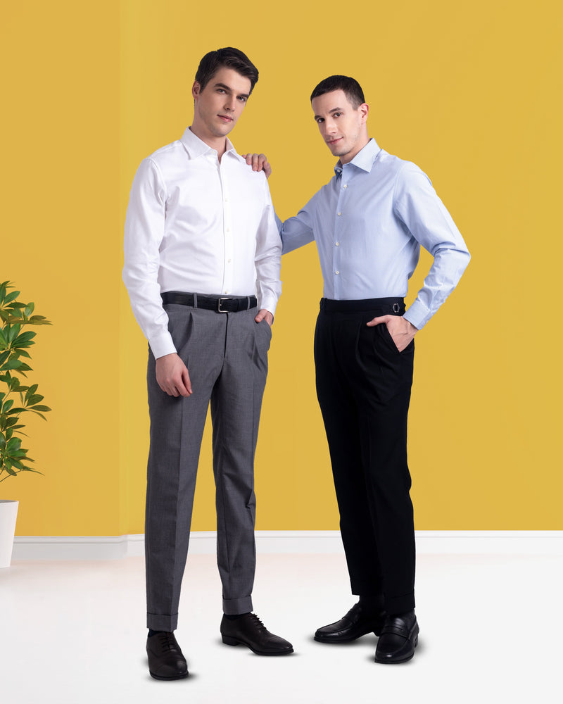 Schwarze waschbare Wollhose mit Falten