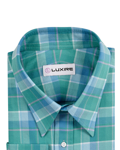 Cyanblaue und grüne Karos