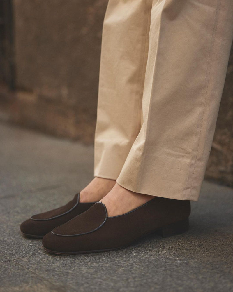 Hose aus Khaki-Twill mit Falten