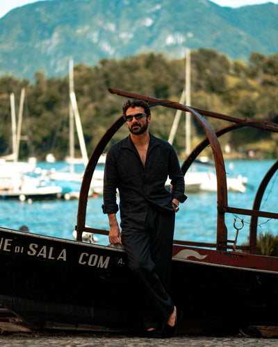 Chemise d'été classique en lin noir avec patte de boutonnage d'une seule pièce