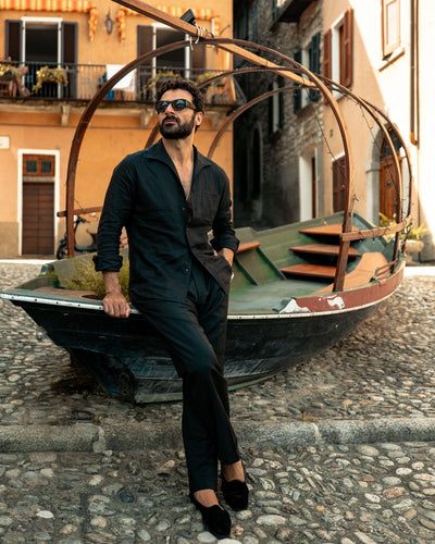 Chemise d'été classique en lin noir avec patte de boutonnage d'une seule pièce