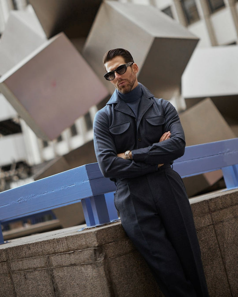 Plissee Dugdale marineblaue Wollflanell-Anzughose mit hohem Bund