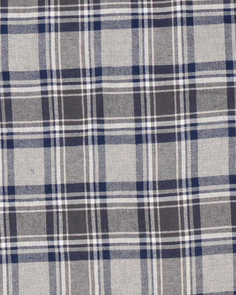 Dunkelgraues, marineblau kariertes Flanellhemd
