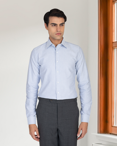 Marineblaues Oxford-Hemd mit Universitätsstreifen