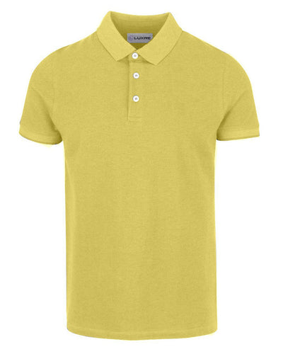 Mildes gelbes Polo-T-Shirt