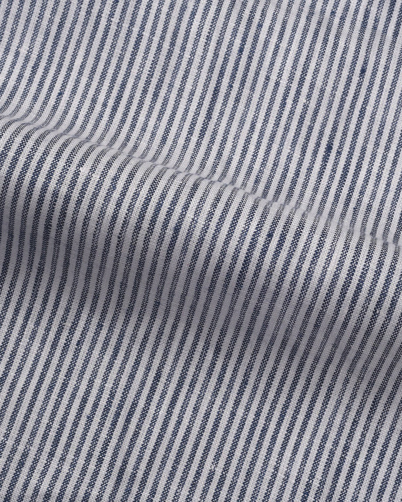 Blau-weiß gestreiftes Leinen