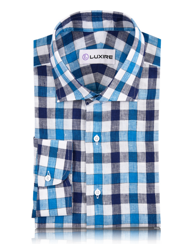 Weißblaues, marineblaues Gingham-Leinenhemd